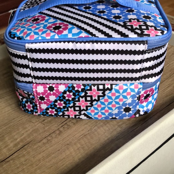 Cosmetic Train Case - Picture 7 of 8